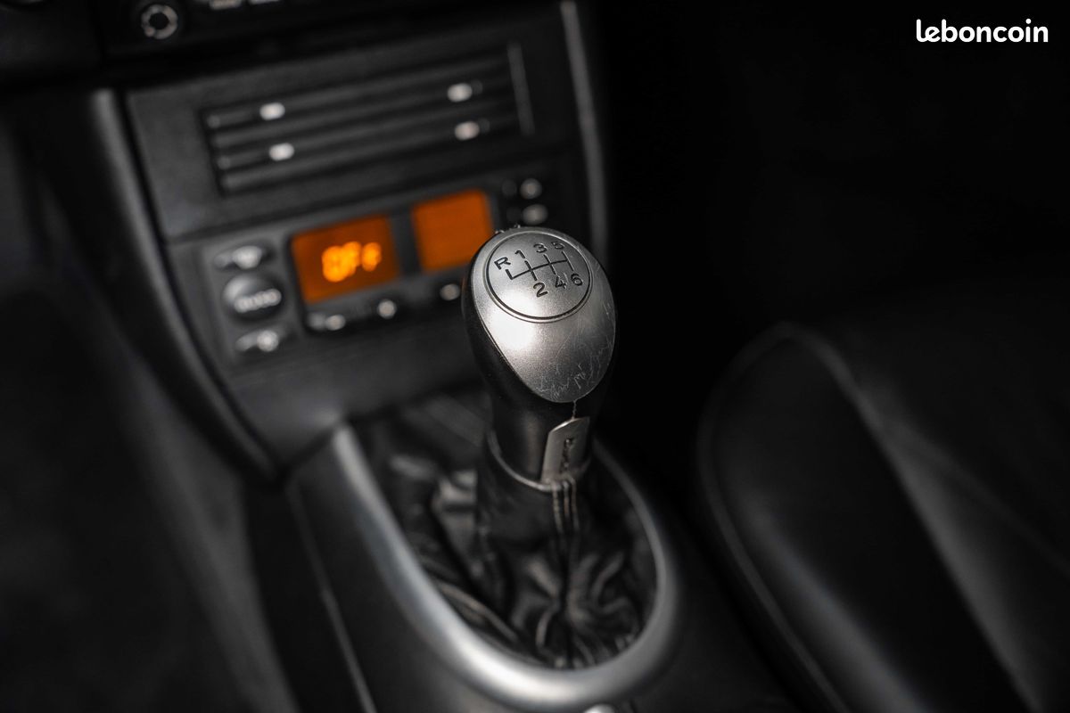 Porsche 911 (996.2) Turbo X50 Cabriolet 450 CH - Boite Manuelle - Bose - X50 - Hard Top - Short Shifter - Pack Alu / Cuir - Suivi Complet (image 9)