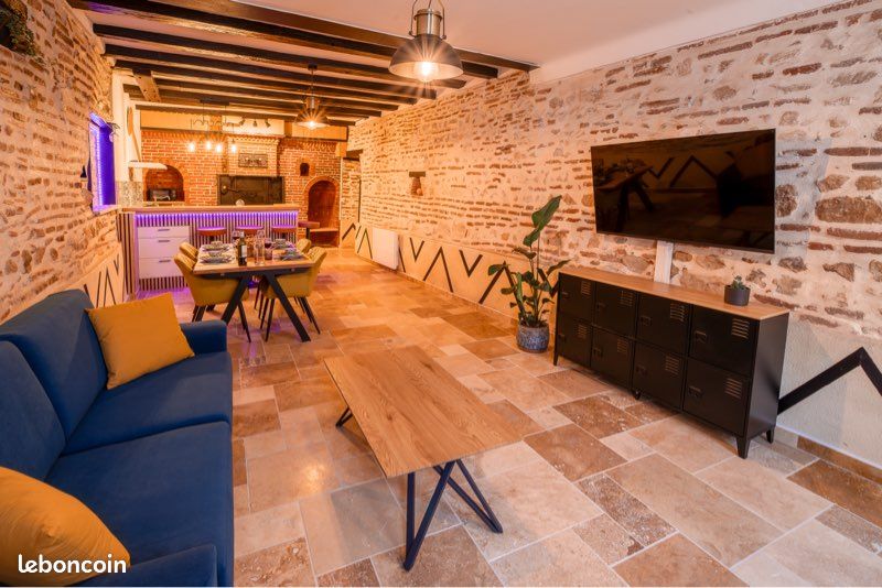 Local commercial 8 pièces 246 m² · à Villeneuve-sur-Lot · 246 m² · 379 000 €