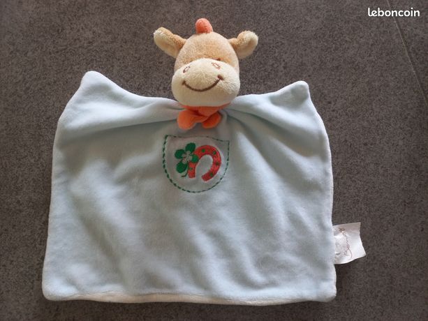 Doudou Plat BENGY Cheval Bleu Avec Foulard Orange Et Fer à Cheval | Neuf Lavé - Doudou Enfant En Polyester