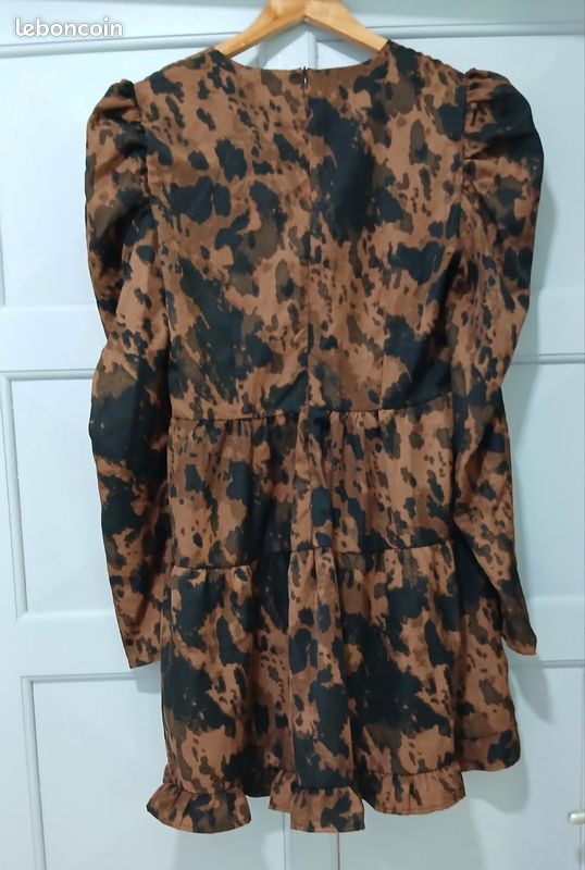 Robe oversize léopard Pretty Little Thing – Taille 40 (L) (neuve) (image 2)