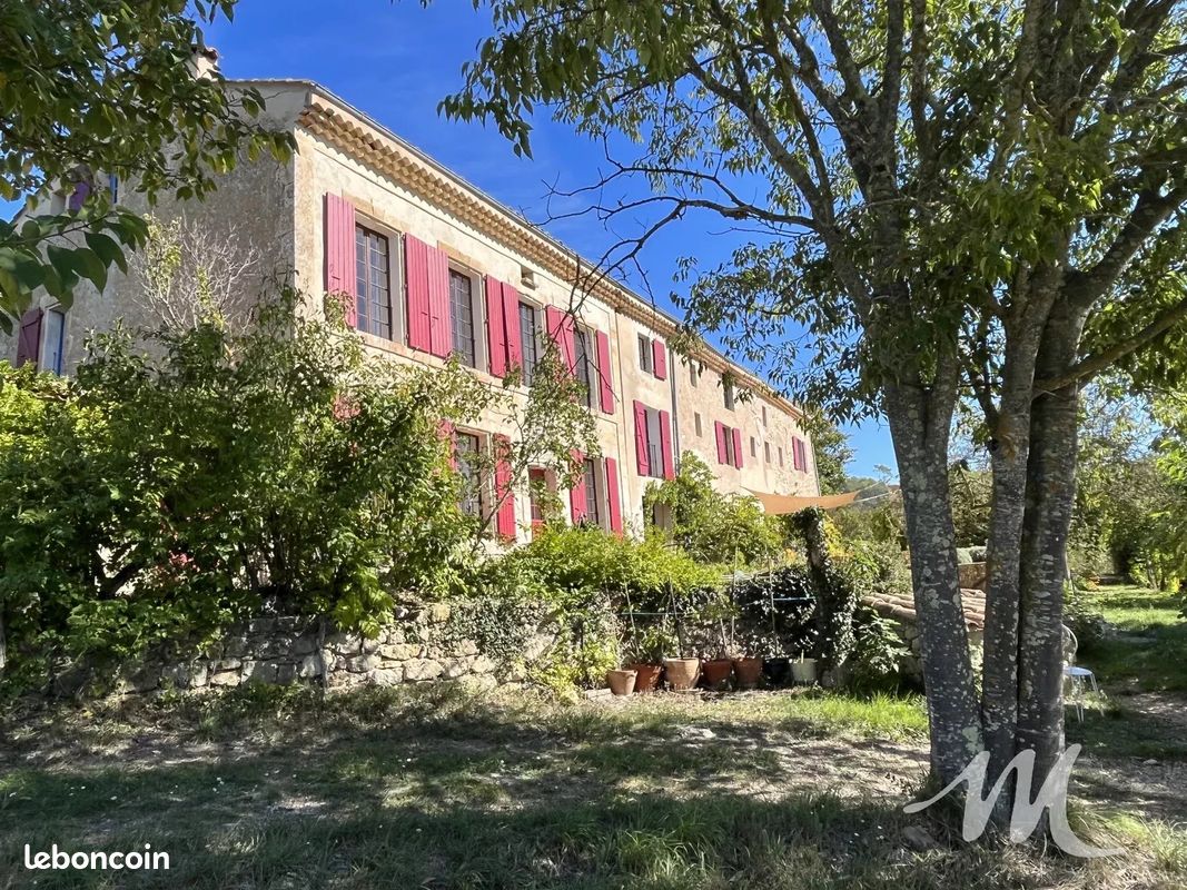 Maison 15 pièces 445 m² · à Barjols · 445 m² · 1 664 000 €