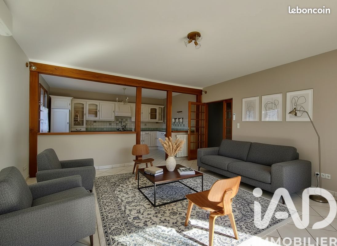 Maison 7 pièces 127 m² · à Estivareilles · 127 m² · 160 000 €