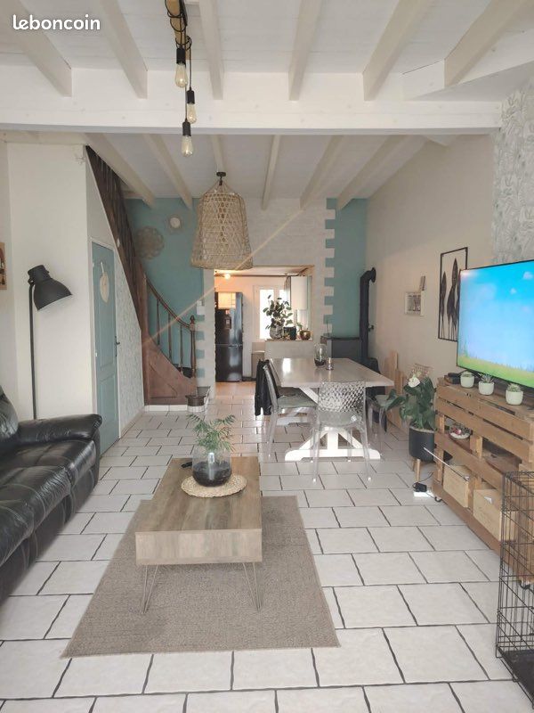 Maison 4 pièces 100 m² · à Terres-de-Haute-Charente · 100 m² · 85 000 €