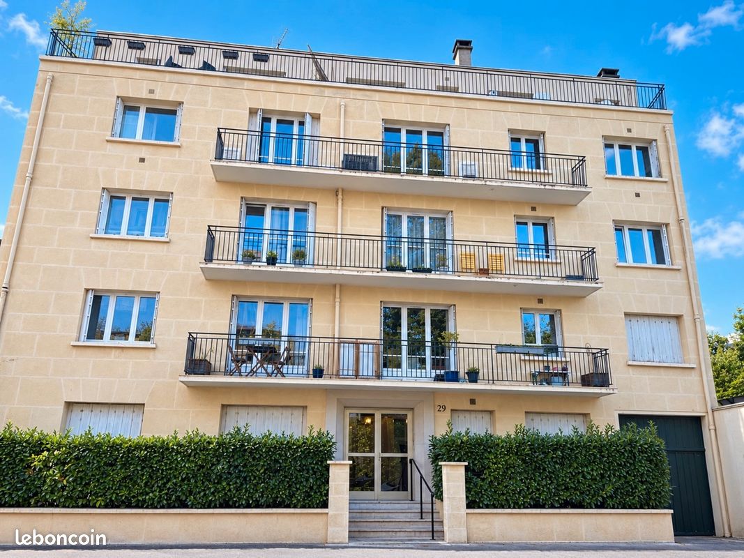 Appartement 2 pièces 42 m² · à Versailles · 42 m² · 350 000 €