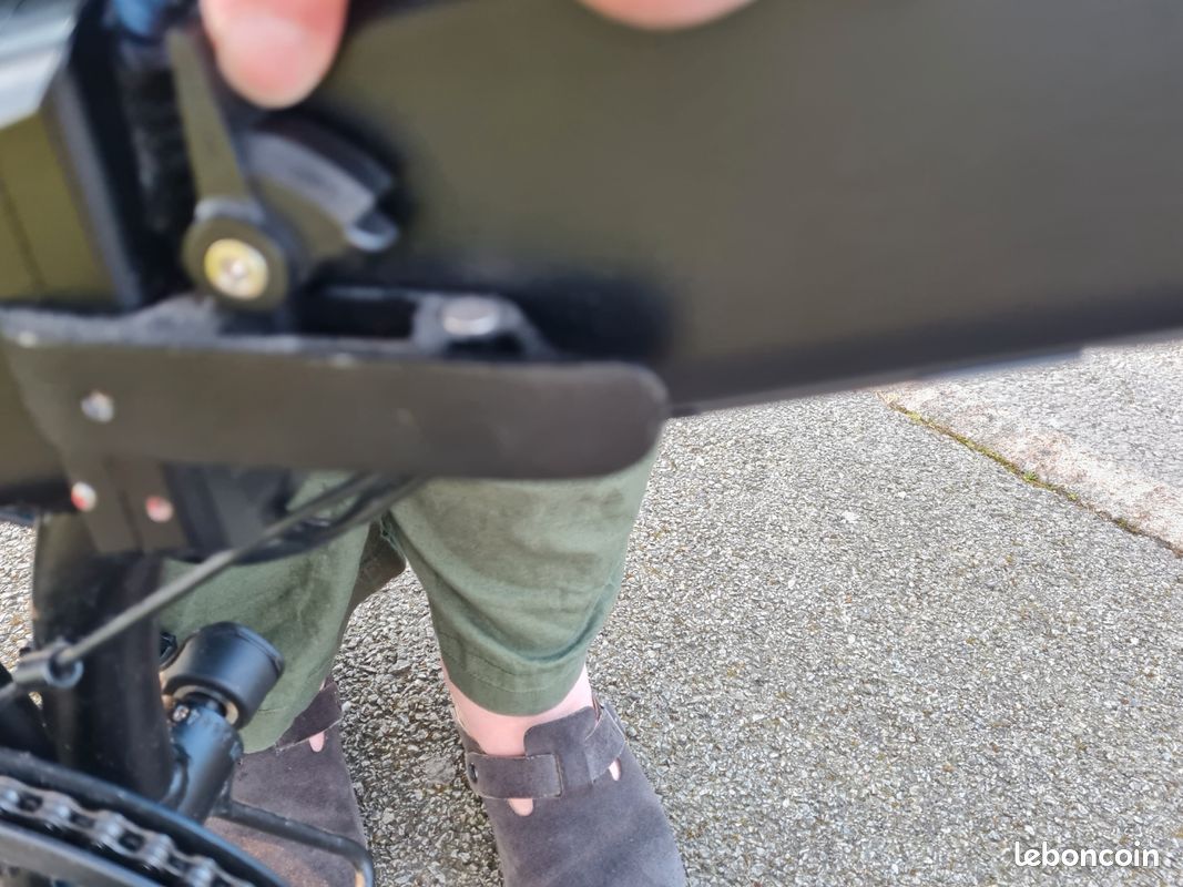 Vélo orus E2300 électrique et pliant NEUF, un porte bagage, 2 sacoches et pompe (image 12)