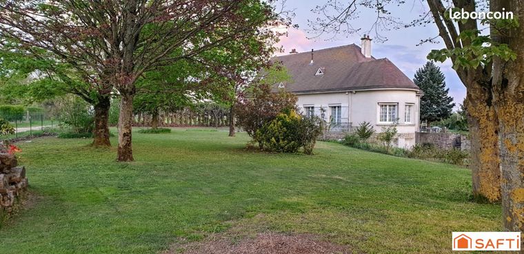 Propriété 9 pièces 348 m²