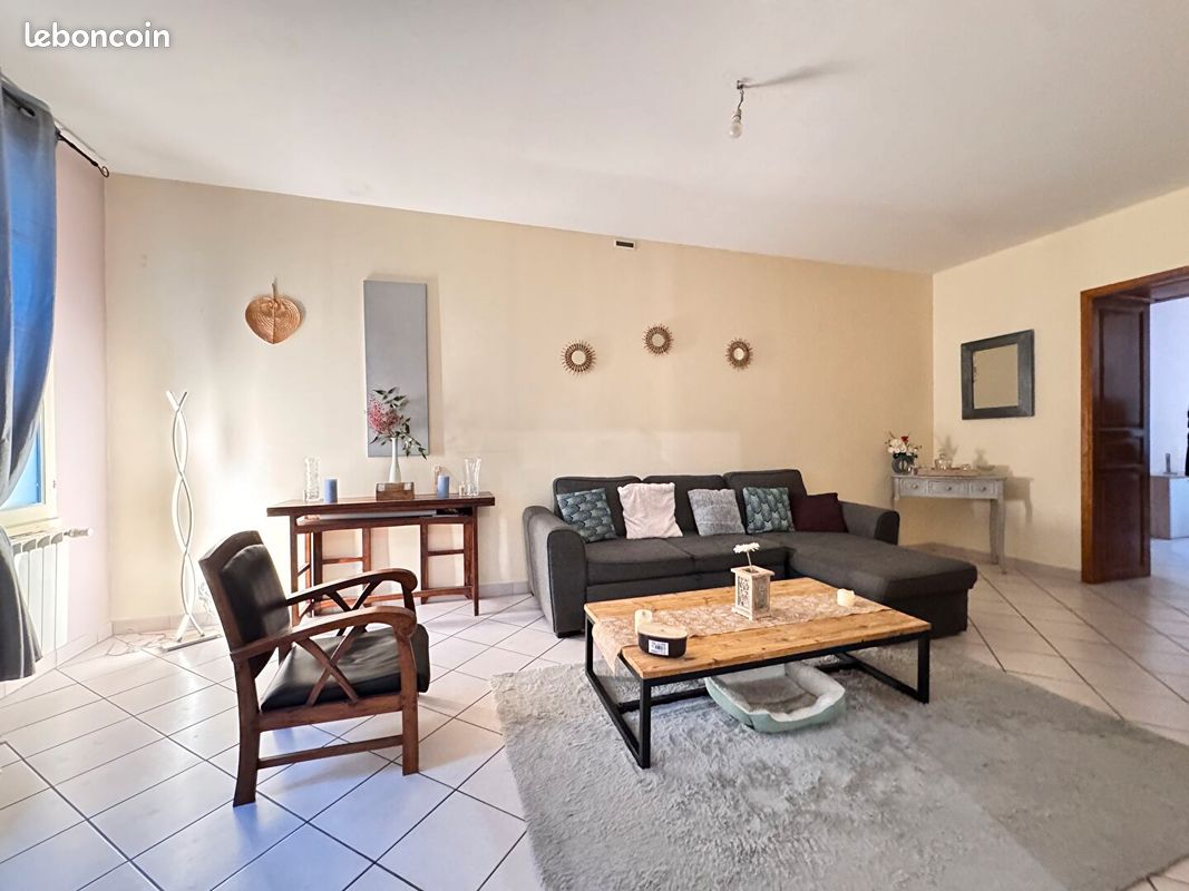 Maison 7 pièces 157 m² · à Rochefort · 157 m² · 468 600 €
