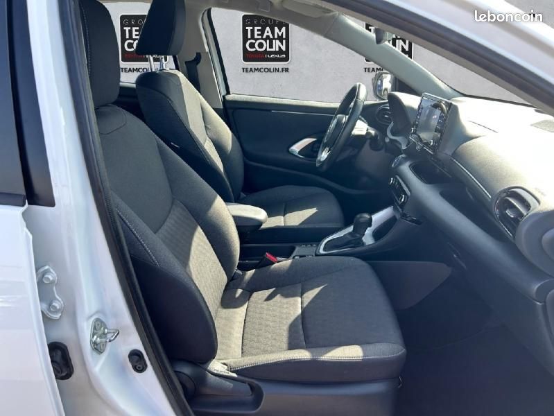 Toyota Yaris 116h Dynamic Business 5p + Programme Beyond Zero Academy MY22 (image 15)
