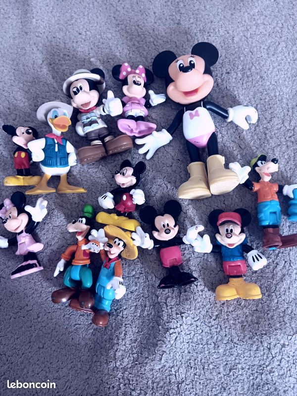 Lot figurines thème mickey (image 1)