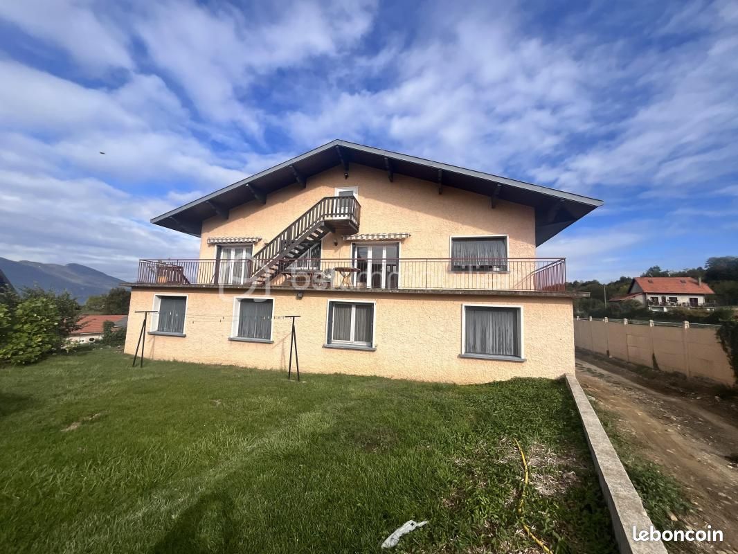 Maison 9 pièces 200 m² · à Mouxy · 200 m² · 450 000 €