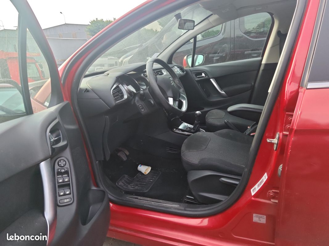 Citroen c3 accidentée (image 5)