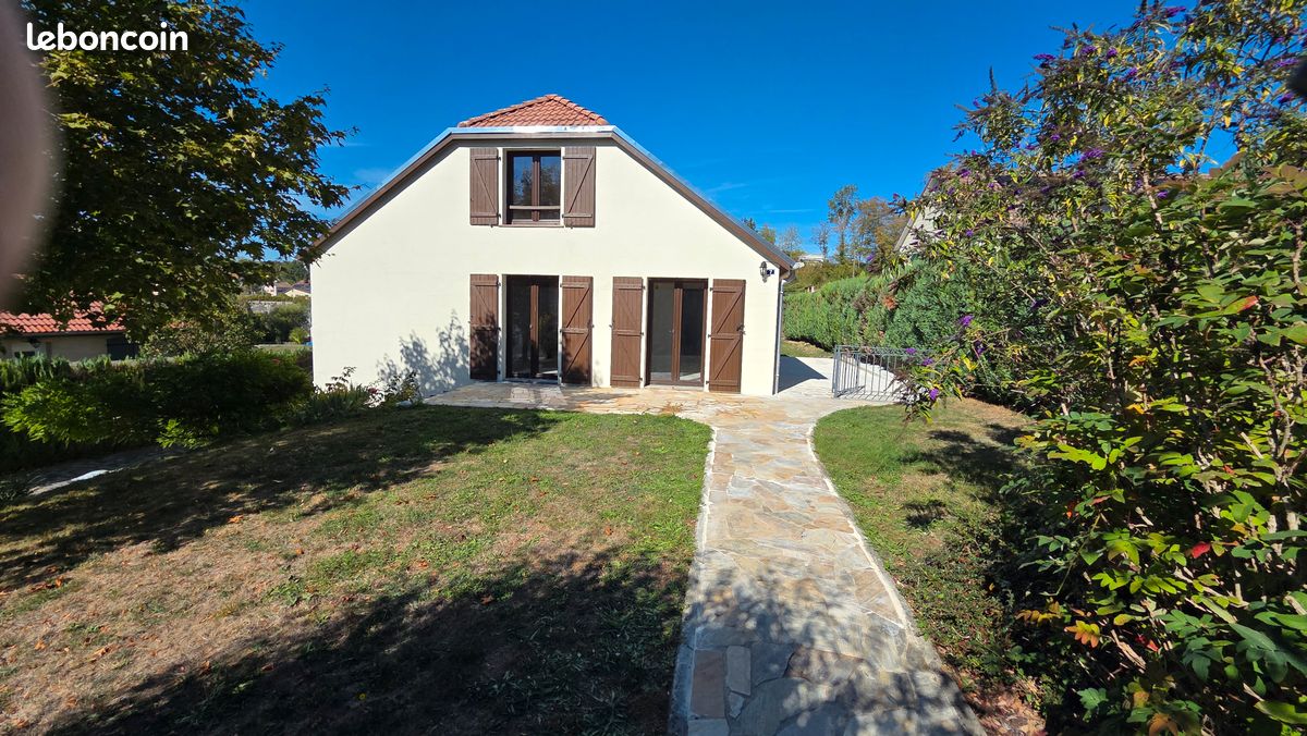 Maison 6 pièces 104 m² · à Fêche-l'Église · 104 m² · 215 000 €