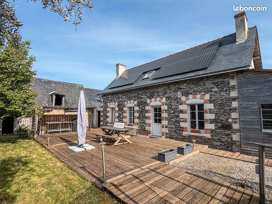 Maison 8 pièces 197 m² · à Rives-du-Loir-en-Anjou · 197 m² · 441 300 €