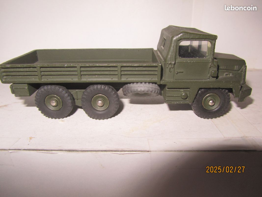 Camion plateau militaire Berliet Dinky Toys Meccano / RUD28