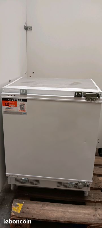 Réfrigérateur BEKO BU1154HCN avec congélateur 100L (image 1)