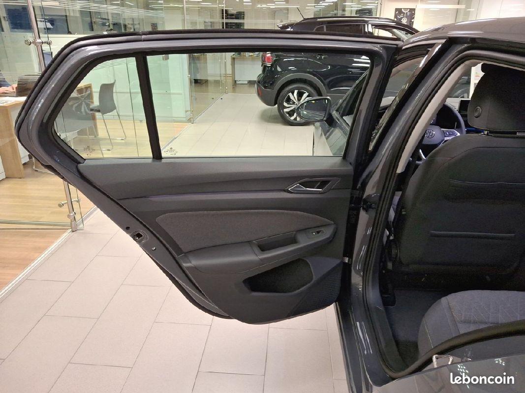 VOLKSWAGEN Golf 2.0 TDI 116 BVM6 Life Plus (image 28)