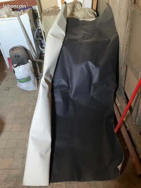 2 rouleaux de Skaï noir (image 1)