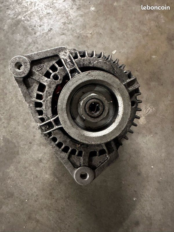 Alternateur Ford fiesta 2 Diesel (image 2)