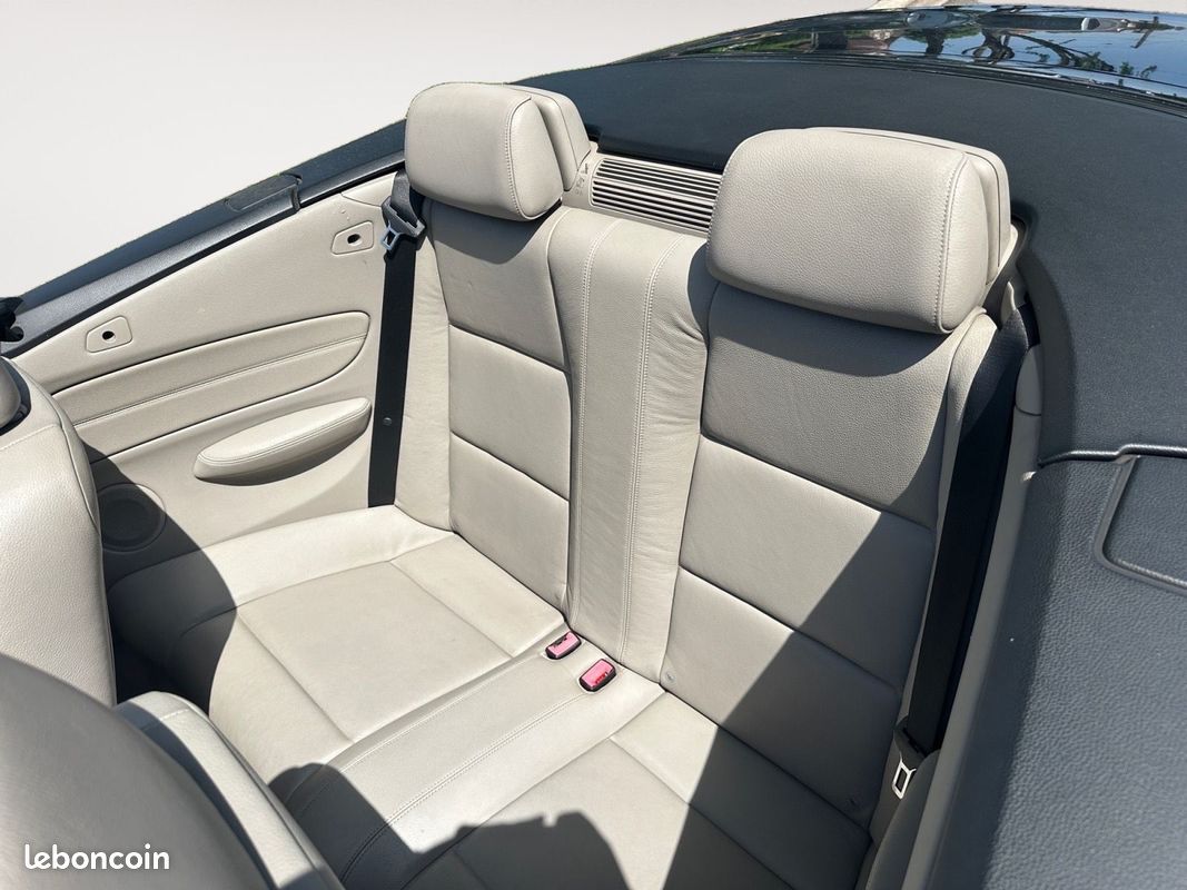 BMW SERIE 1 CABRIOLET E88 118d 143 ch Confort A (image 15)