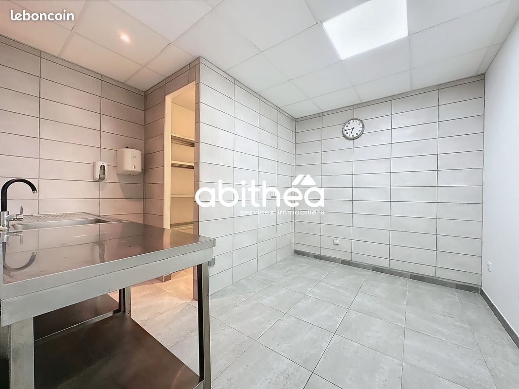 Local commercial 40 m² Montady (image 4)