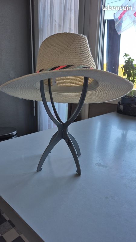 Support pour chapeau ou perruque (image 2)