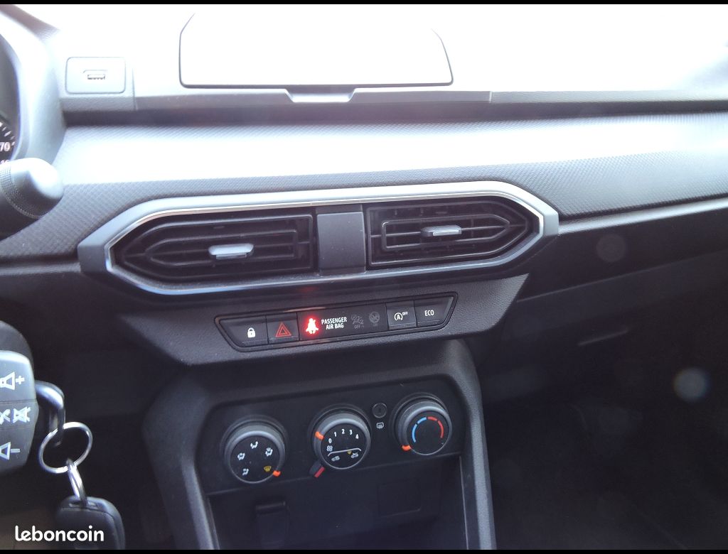 Dacia Sandero ESSENTIEL 1.0 ECO-G 100CH BVM6 (image 10)