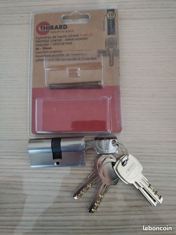 Cylindre PROFILE STD, laiton nickelé, 30x30 THIRARD 216261