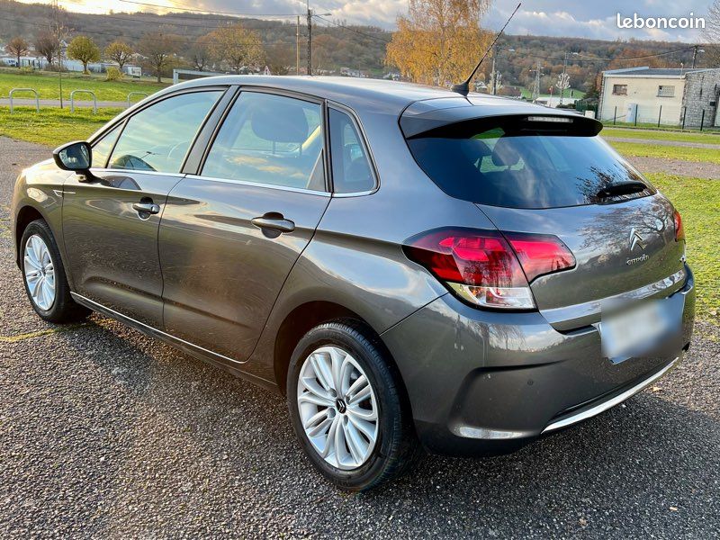 Citroën C4 II PHASE 2 BVM5 FEEL 2017 Garantie 12 mois avec le Pack Sérénité Voitures