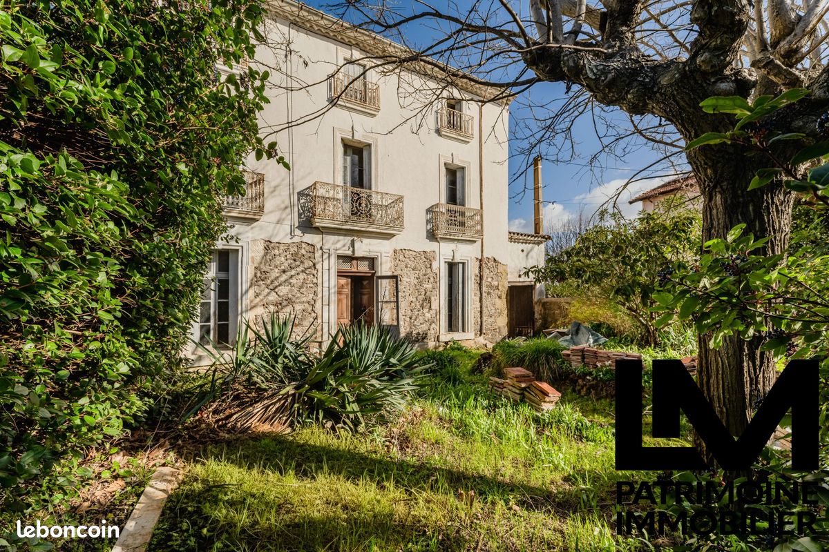 Maison 6 pièces 325 m² · à Montblanc · 325 m² · 198 000 €