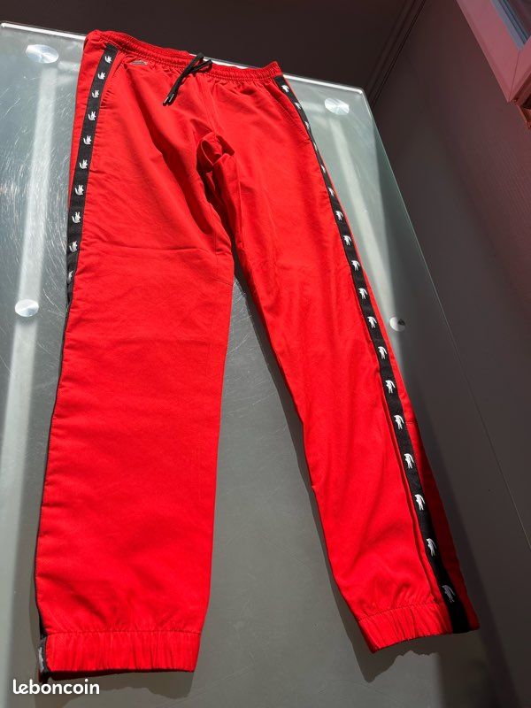 Survetement Lacoste Bande Crocodile Rouge Jogging Lacoste Taille 2/XS  Vêtements