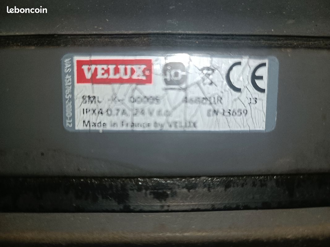 Volet extérieur motorisé velux (image 2)