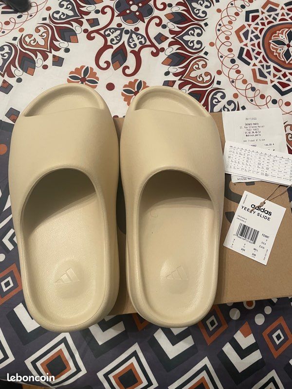 Yeezy slide pure taille 39/40.5 (image 1)