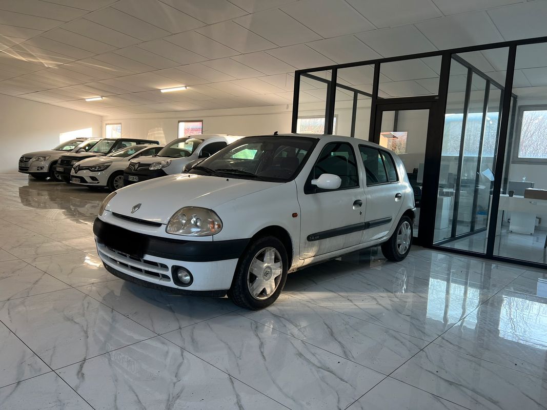Autoradio occasion Renault Clio II 5P 1.4i 100 [>2004] - 4112020117217