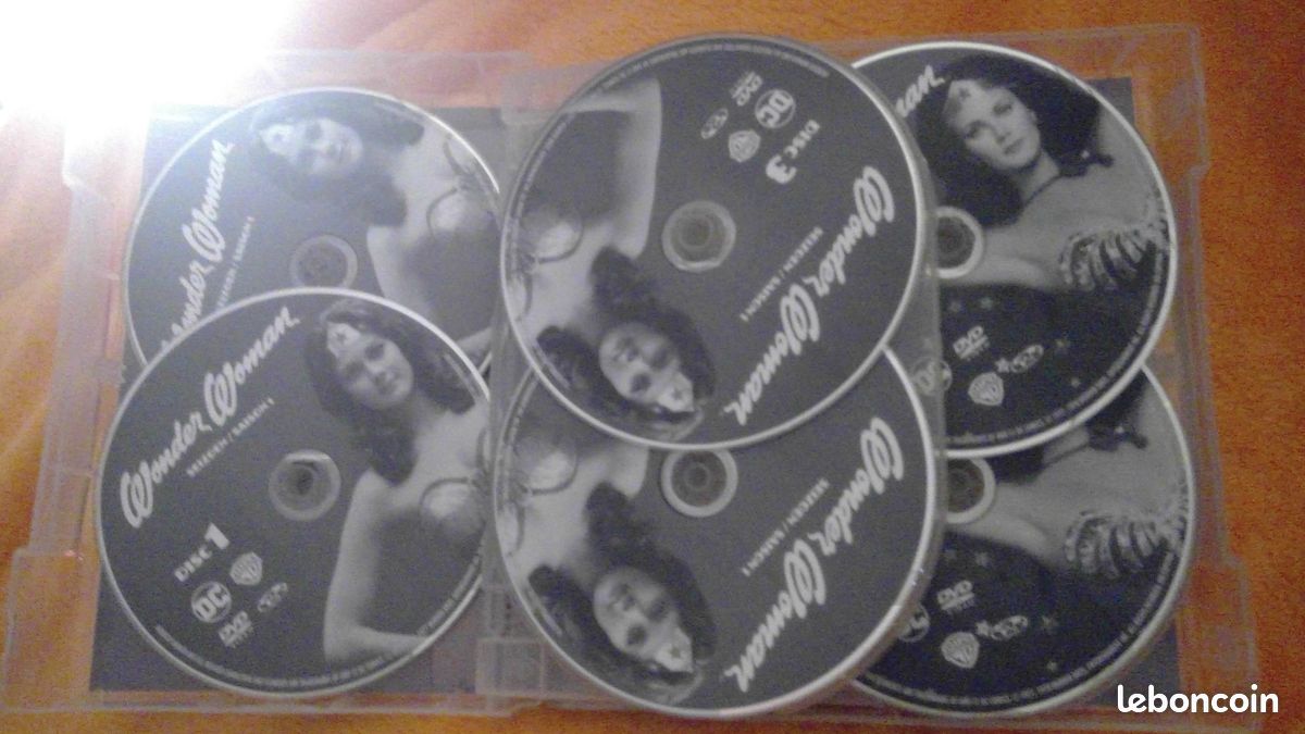 Dvd coffret wonder woman 60 episodes (image 3)
