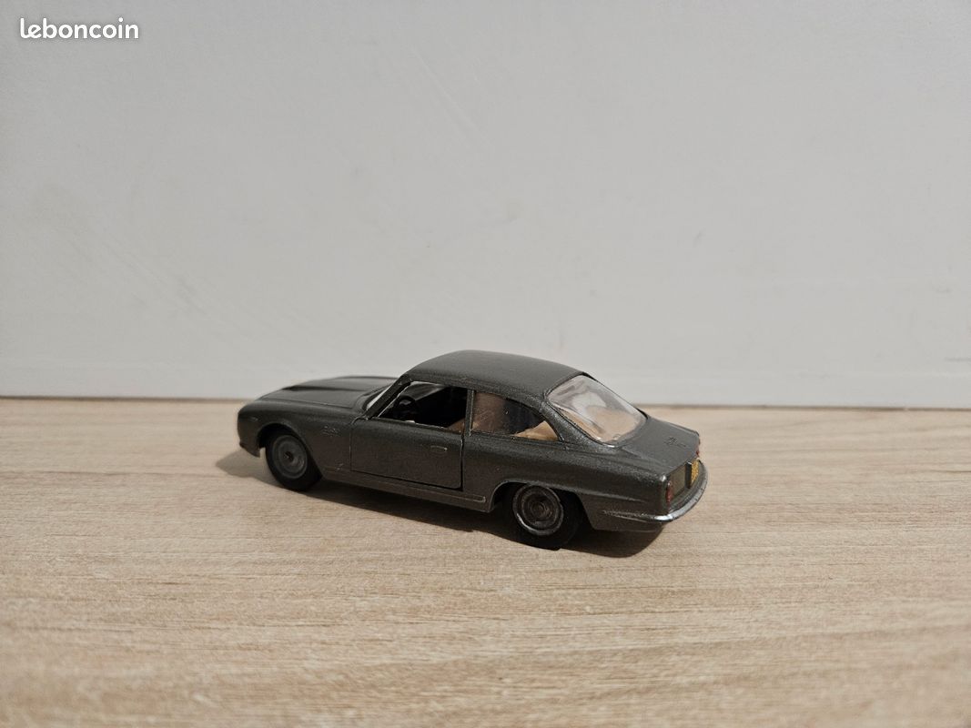 Jouet ancien Solido Alfa Roméo 2600 ref.125 made in France années 60