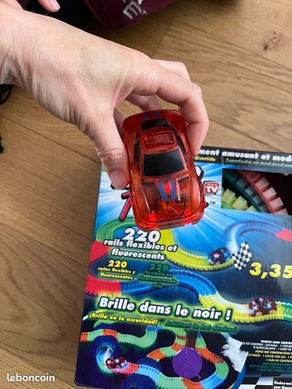 Jouet magic track circuit voiture lumineux Jeux Jouets