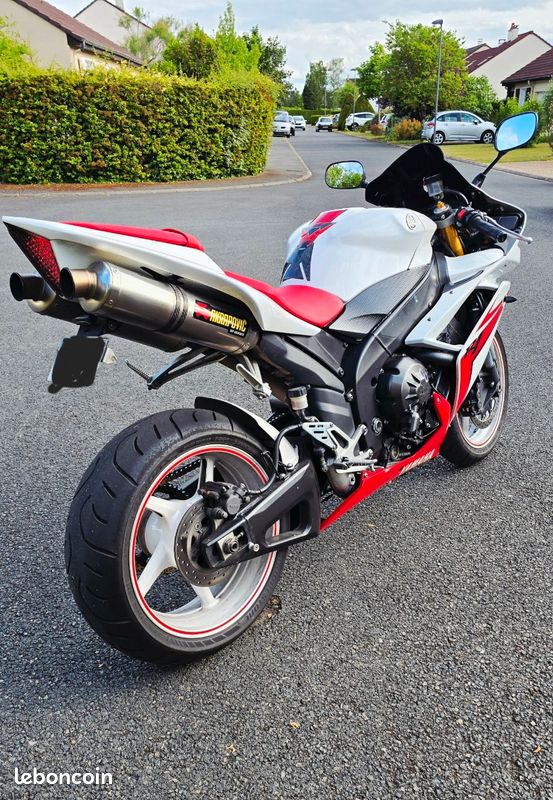 Yamaha R1 (image 3)