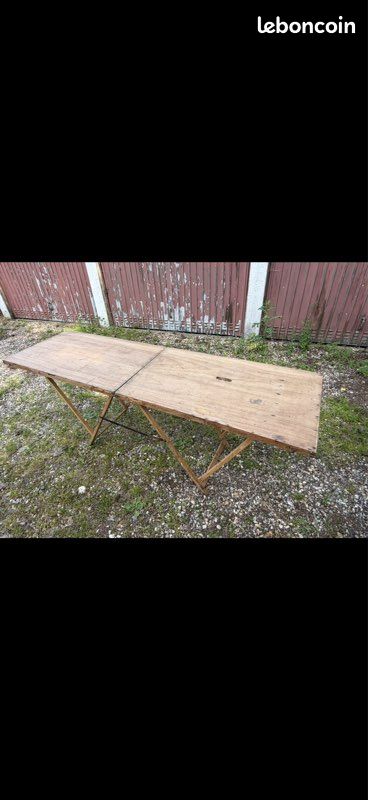 Table à tapisser (image 1)