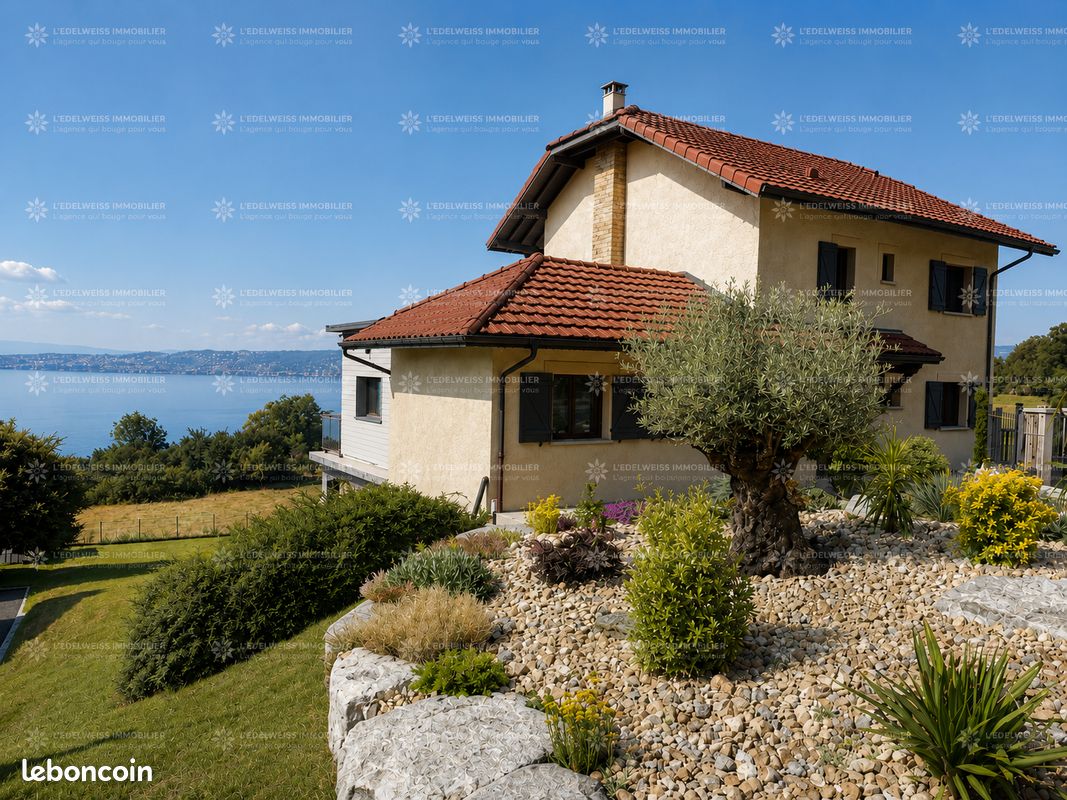 Maison 8 pièces 240 m² · à Lugrin · 240 m² · 880 000 €