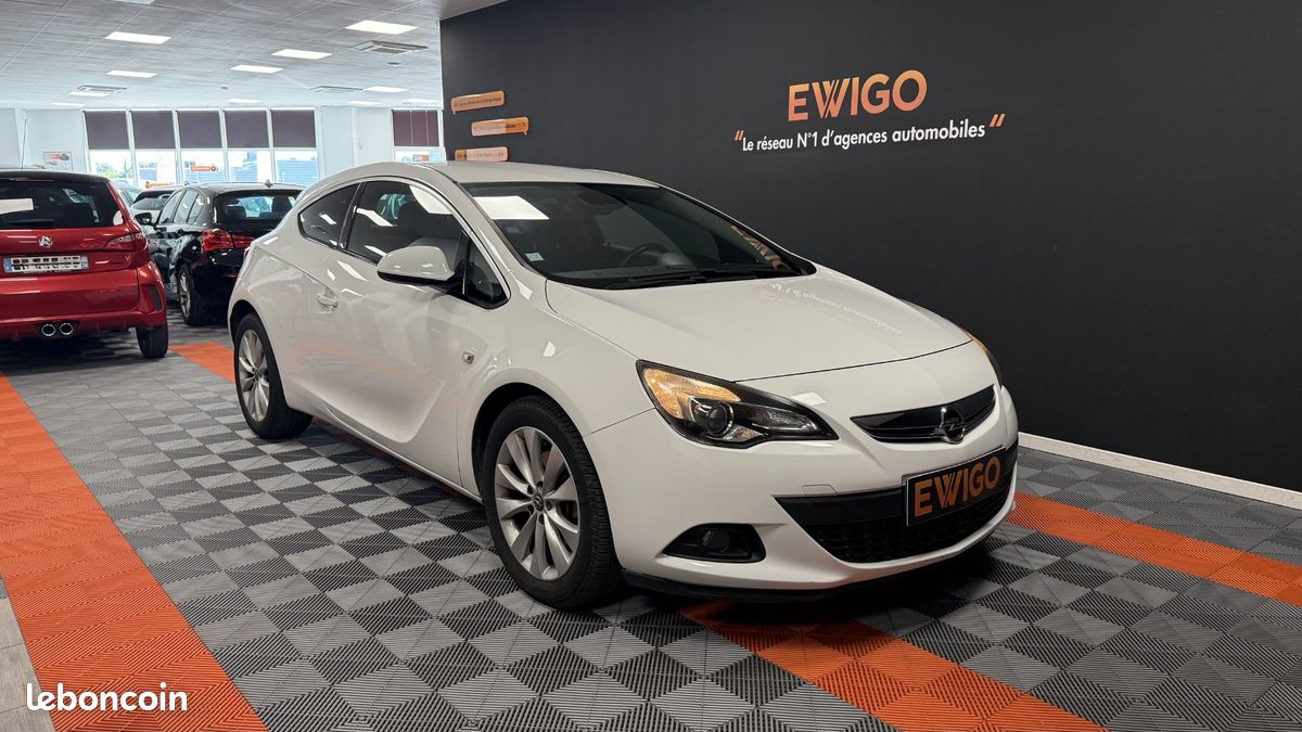 OPEL ASTRA GTC 1.7 CDTI 130ch FAP START/STOP SPORT (image 17)