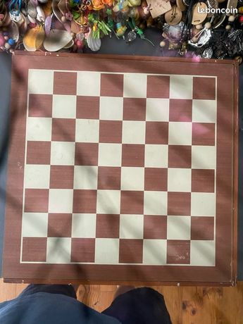 Lot De Personnages En Plomb Pour Jeu D'échecs – Pièces Anciennes Pour Collection