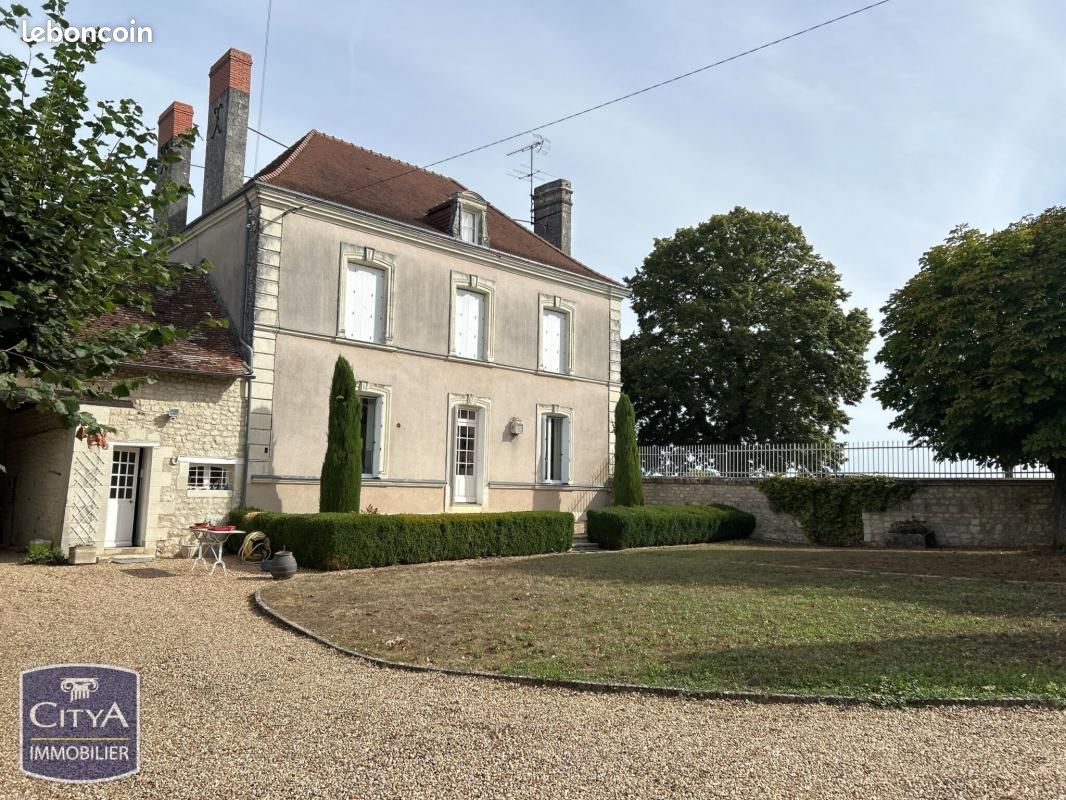 Maison 12 pièces 420 m² · à Saint-Gervais-les-Trois-Clochers · 420 m² · 380 000 €