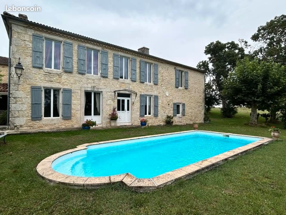 Maison 9 pièces 350 m² · à Mouchan · 350 m² · 560 000 €