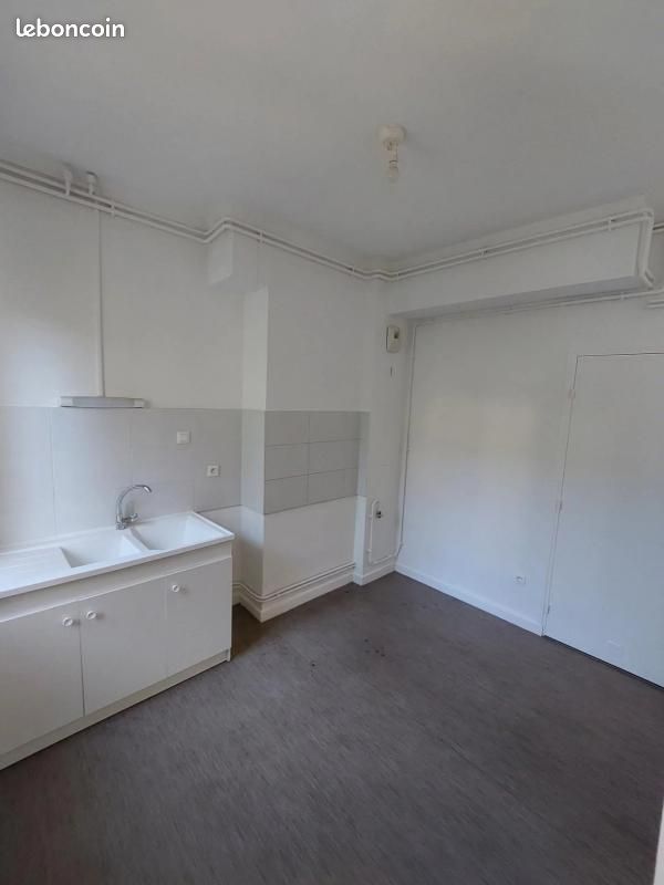 Appartement 3 pièces 73 m² · à Saint-Étienne · 73 m² · 418 €