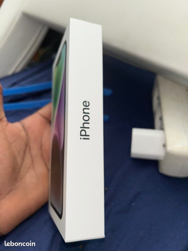 IPhone 14 (dans sa boîte d’origine) (image 2)
