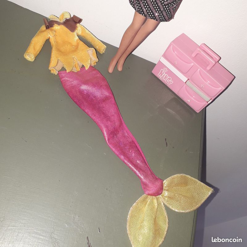 Poupée + sa mallette + 2eme tenue (image 5)