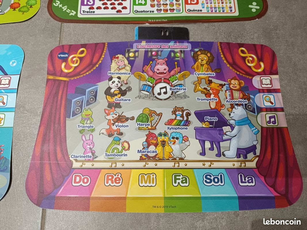 Bureau interactif 3 en 1
Quelques marques d'usure (voir photos) mais en parfait état de fonctionnement.
A partir de 3 ans (image 12)