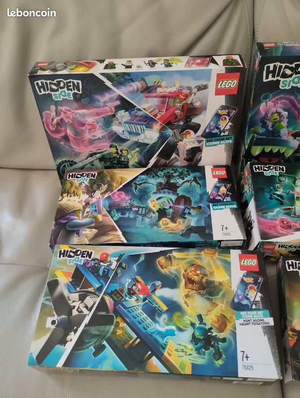 Lego hidden side (image 2)