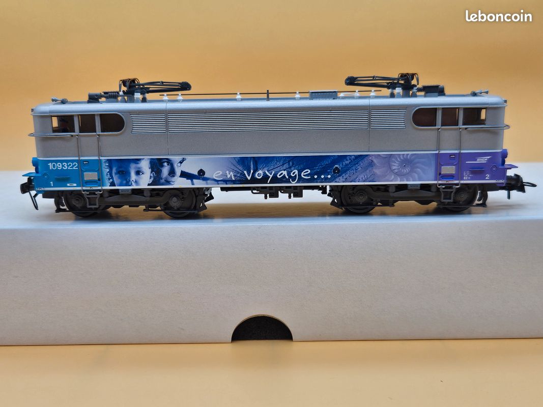 Locomotive Électrique BB 9282 – Livrée En Voyage Dijon – SNCF Époque V/VI – DCC – Ree (MB199S)