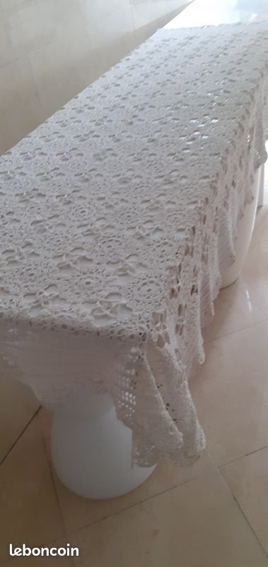 NAPPE ou DESSUS DE LIT AU CROCHET (image 2)